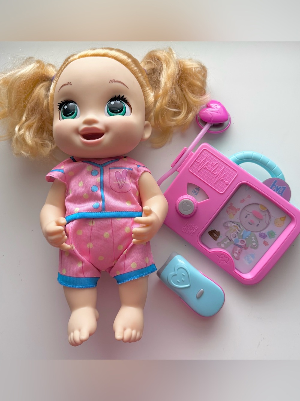 Hasbro interactive Baby Alive Lulu Achoo Doll